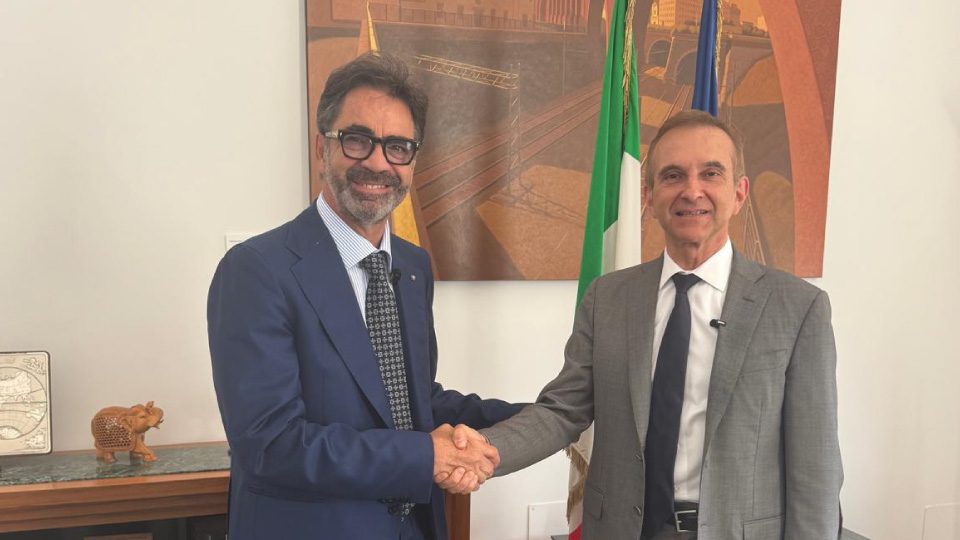 Il Cavalier Armando de Nigris e Rocco Orefice insieme all’Ambasciatore Mauro Battocchi durante un incontro al Ministero degli Affari Esteri per la promozione del Sistema Paese.